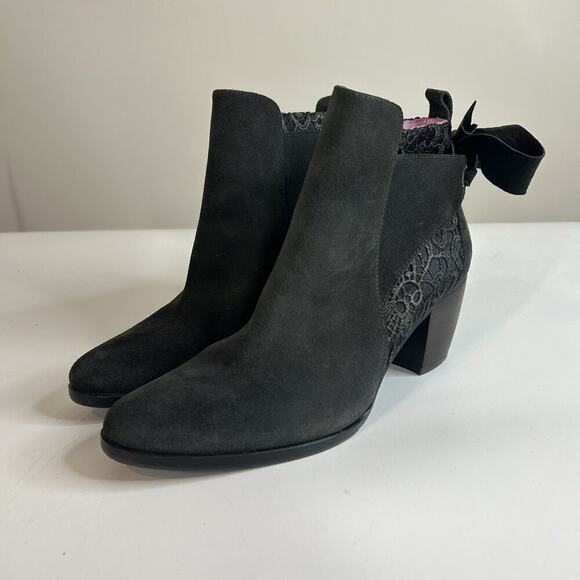 Sundance Suede Booties Womens 37 US 6.5 Lace Black Bow Ankle Boot - Picture 1 of 9